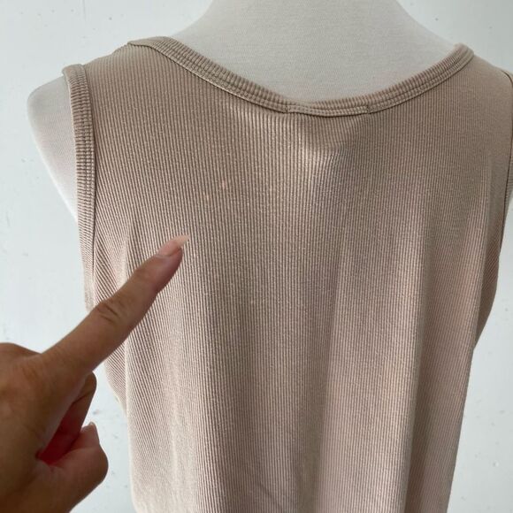 French pastry beige everything is possible cropped tank top large/XL - Picture 9 of 9